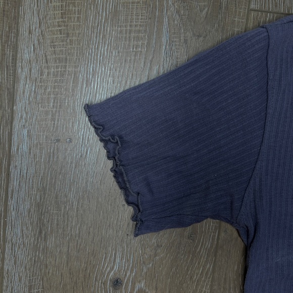 💜MISSGUIDED PETITE - Lilac Lettuce Hem Ribbed Crop Top - Picture 4 of 4